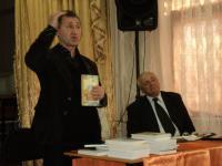 Встреча с писателями Красноярска С. Кузичкиным  и А.Бояркиным  в Библиотеке семейного чтения